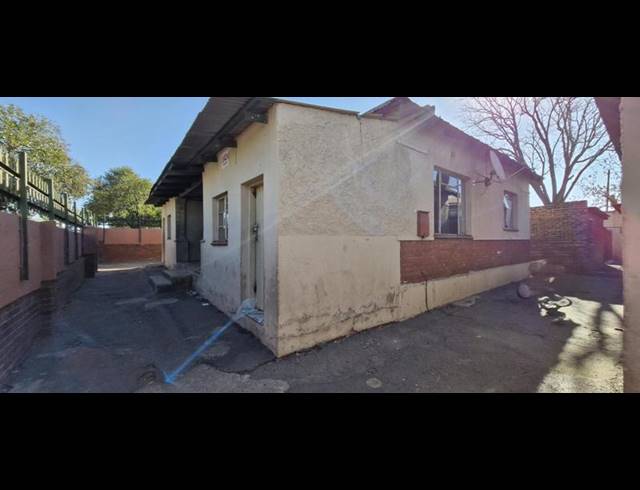 26 BEDROOM HOUSE FOR SALE IN BRAKPAN CENTRAL